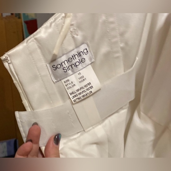 Private label strapless a-line ivory taffeta wedding gown - Picture 8 of 14